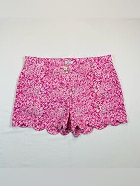 crown & ivy Pink and White Floral Scallop Hem Shorts size 6